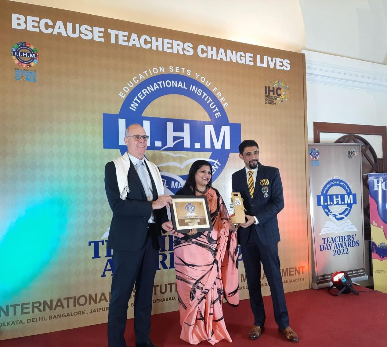 IIHM Teachers' Day Par Excellence Award